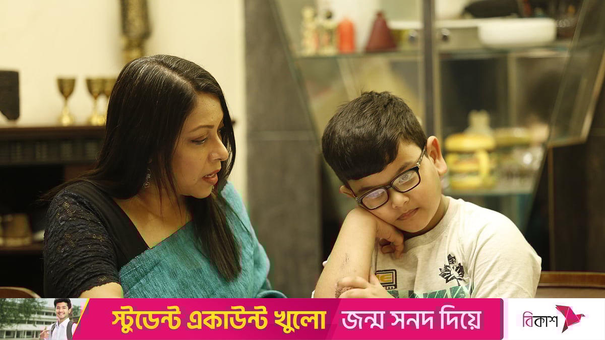 Ajoyib porno videolar Dojki.com saytida katta opa-singil jinsiy aloqa